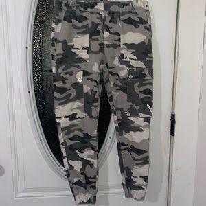 Women’s large cargo pants